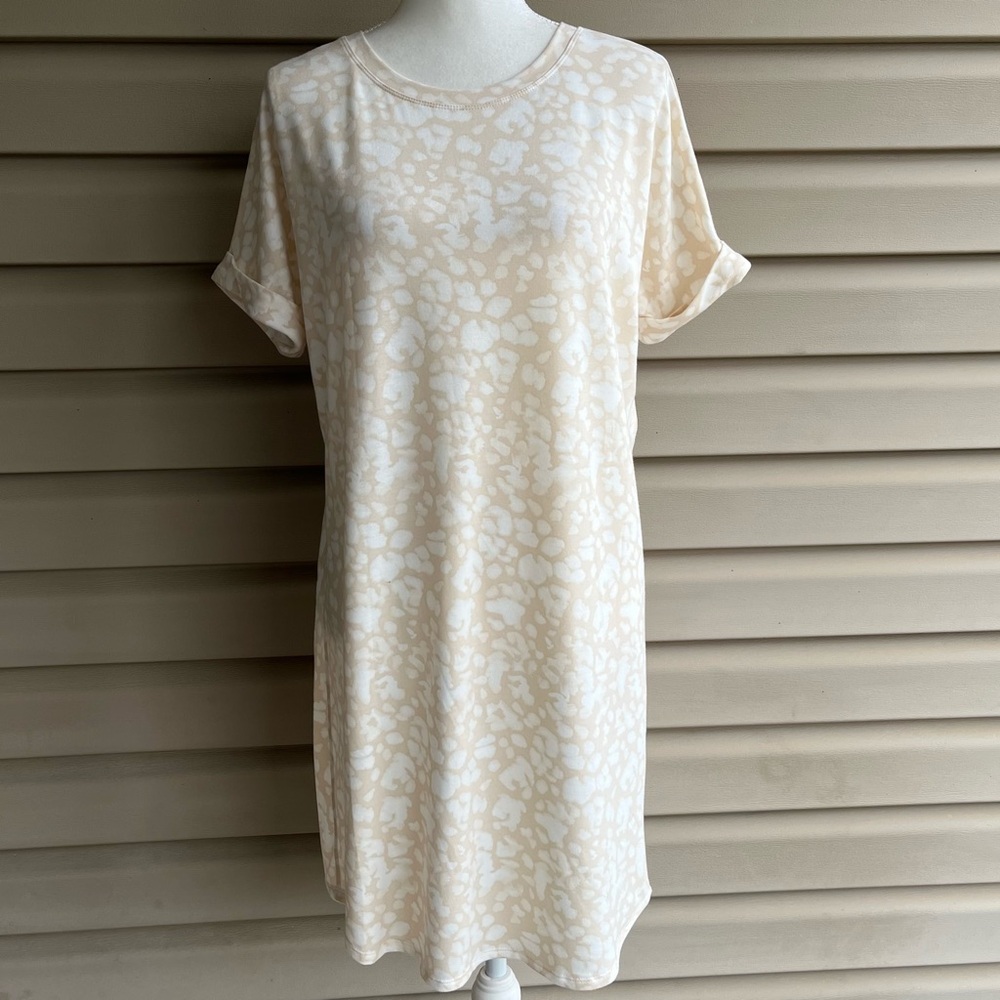 •Wonderly• NWT French Terry Leopard Pattern Dress - Size Medium